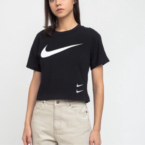 Nike Swoosh T-Shirt - Picture 1 of 9
